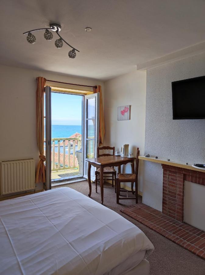 Les Galets Bleus Bed & Breakfast Etretat Exterior photo